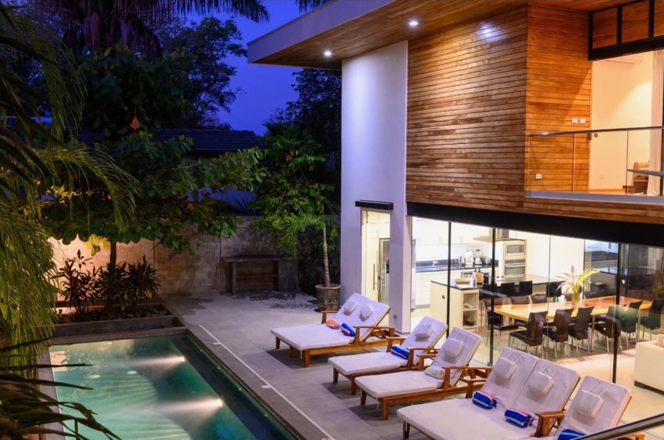 Luxury QCB Global property with pool