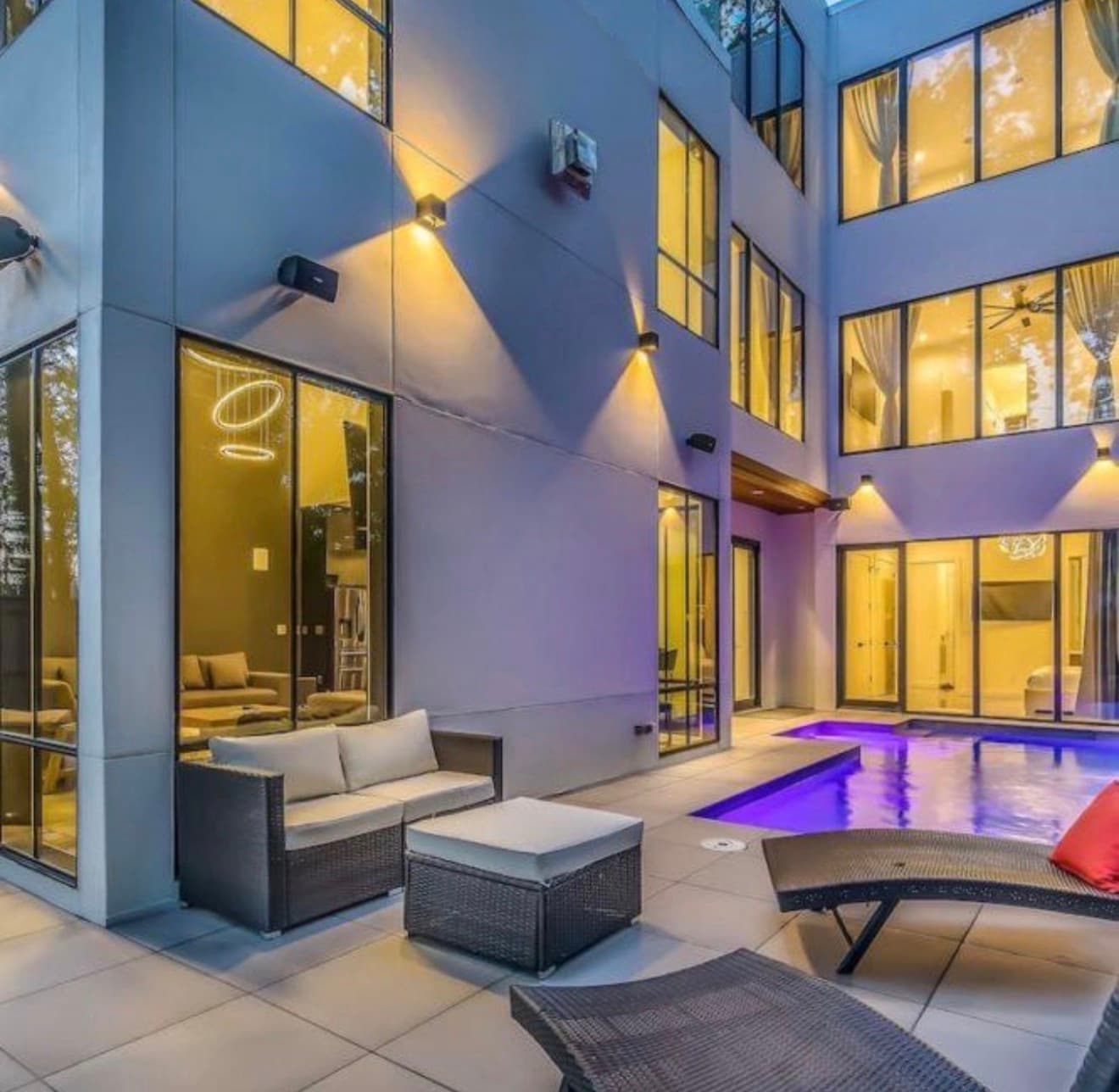 Luxury Pool Homes